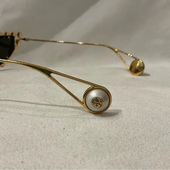 Gucci Sunglasses - Picture 6 of 10